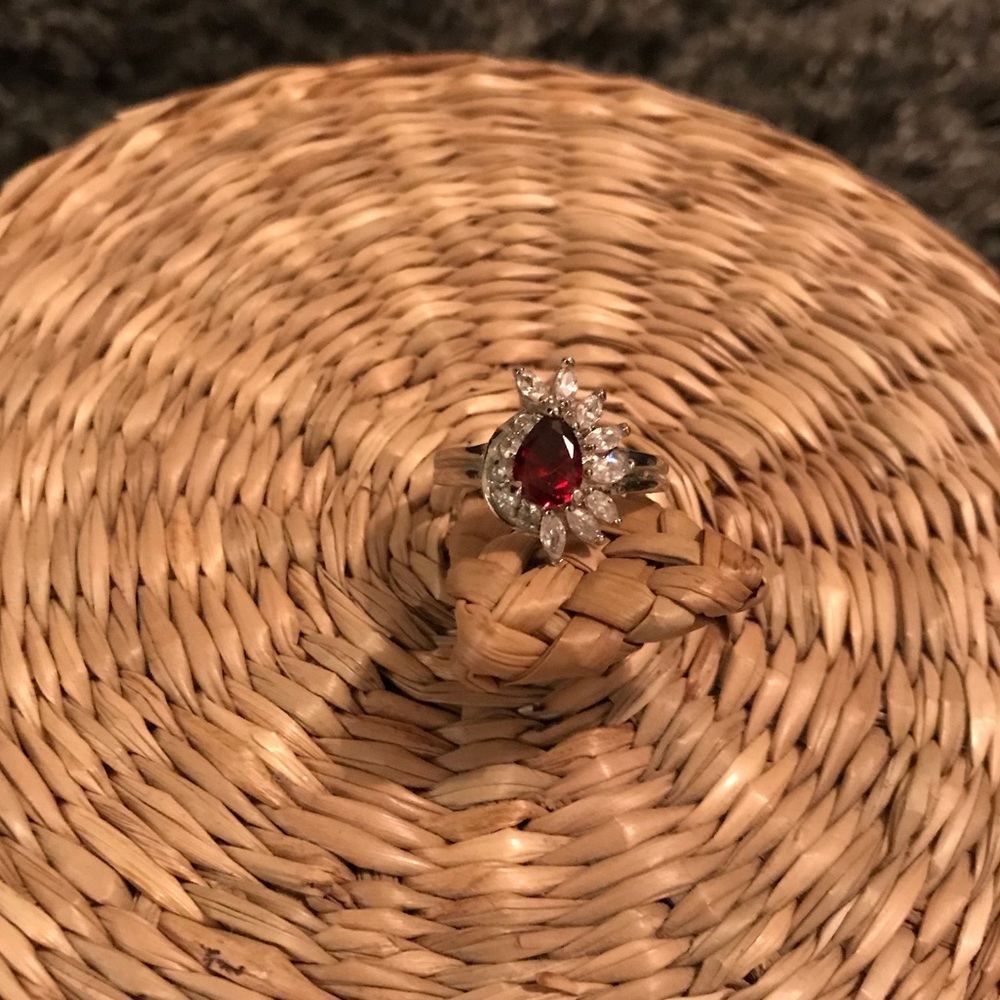 💋red statement ring💋 - Picture 2 of 5